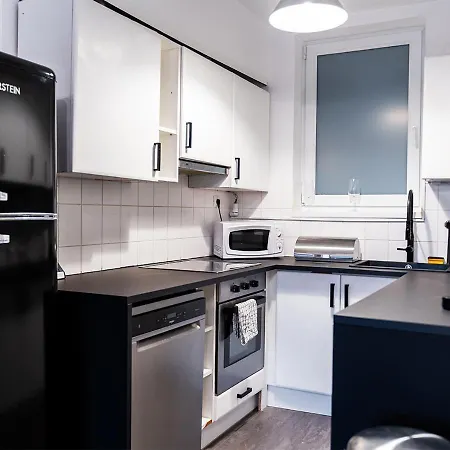 아파트 Free Parking - Downtown Location, Balcony & Nespresso
