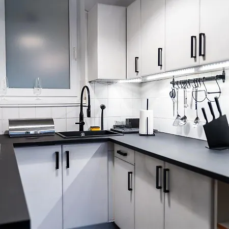아파트 Free Parking - Downtown Location, Balcony & Nespresso